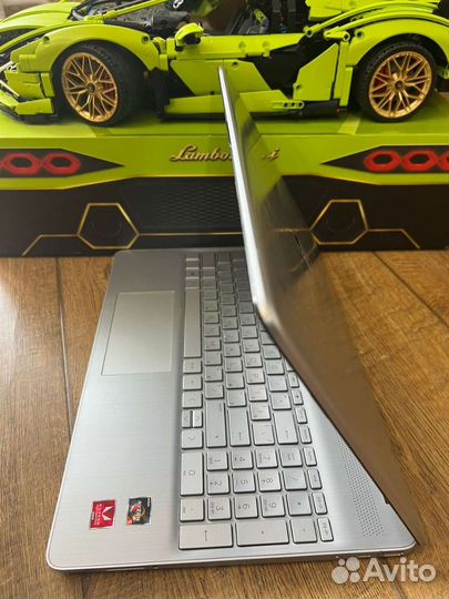 Свежий ноутбук HP Ryzen 3500U 8gb SSD IPS