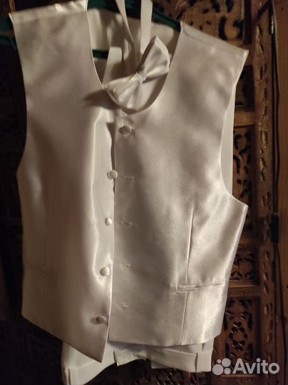 Белый мужской смокинг 48 размер