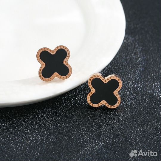 Серьги гвоздики van Cleef розовое золото и чёрный