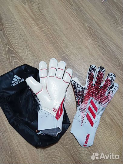 Футбольные вратарские перчатки Adidas Predator
