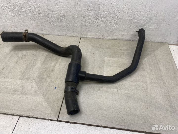 Патрубок системы охлаждения