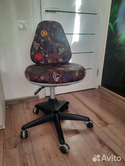 Детский растущий стул