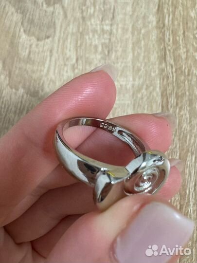 Серебряное кольцо Ракушка 18 размер