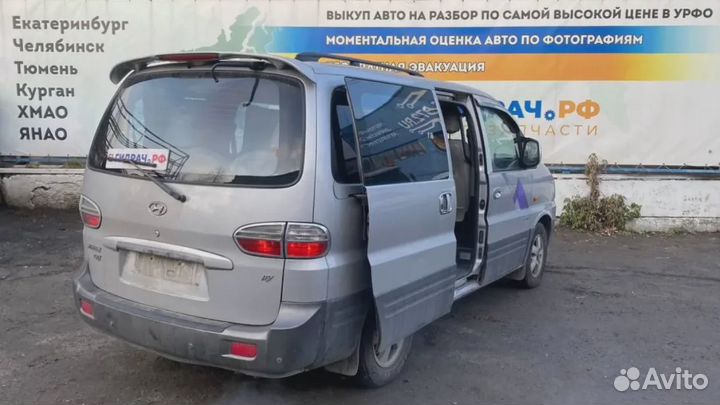 Повторитель на крыло Hyundai Starex (A1) 92303-25000