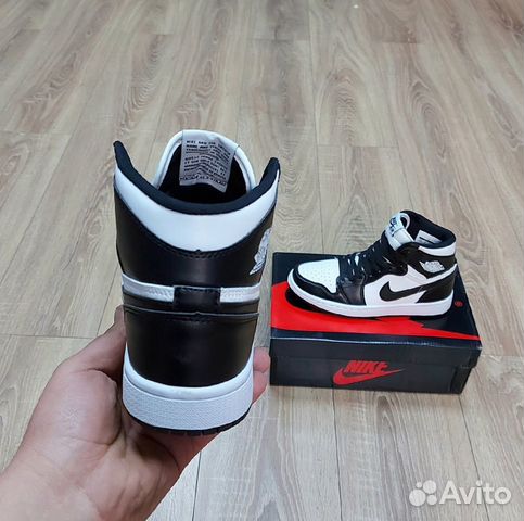 Кроссовки nike air jordan 1 mid + носки