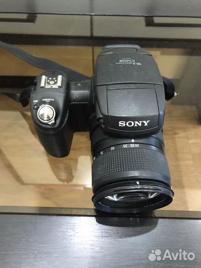Зеркальный фотоаппарат Sony DSC-R1