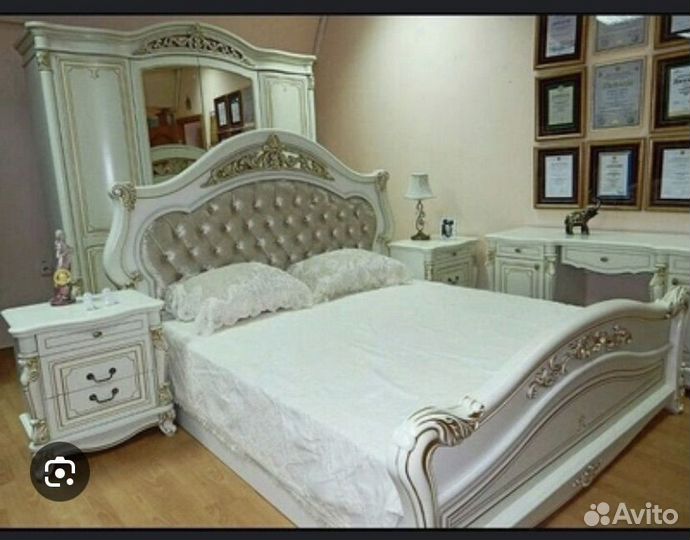 Спальный гарнитур