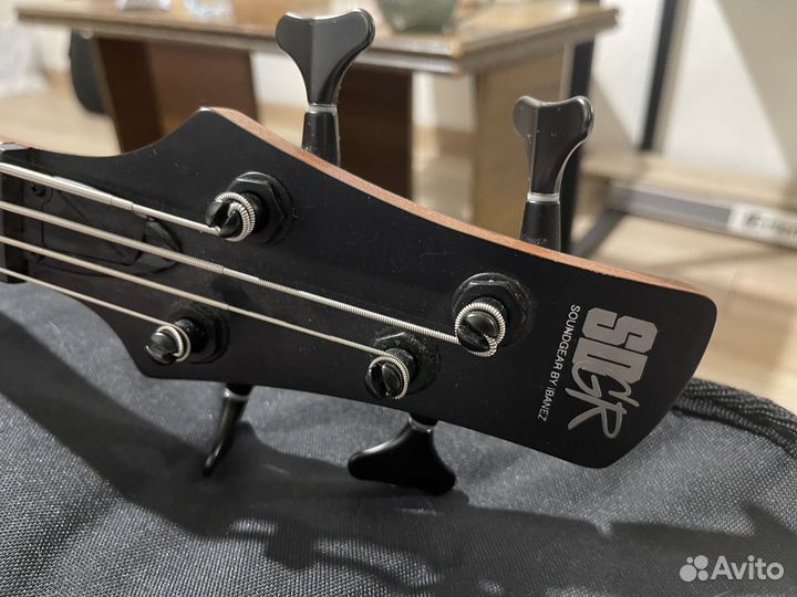 Бас гитара ibanez sr600
