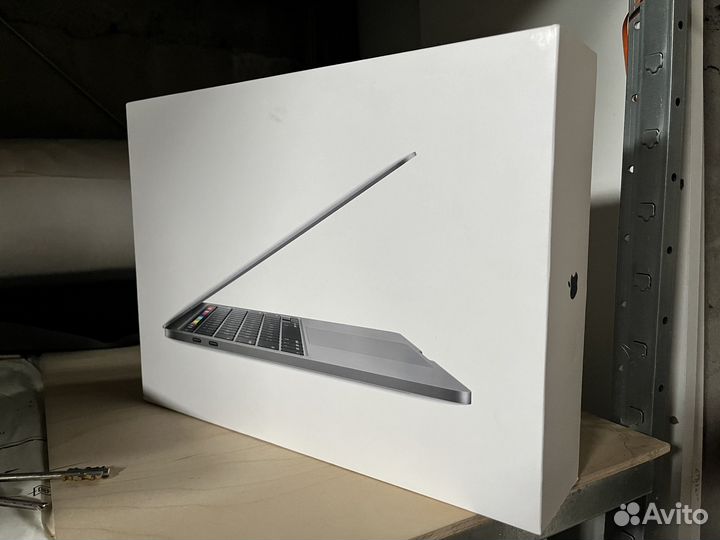 Коробка для MacBook Pro 13-inch 2020
