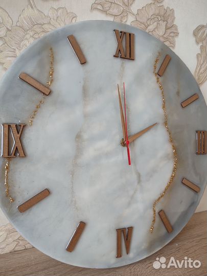 Часы из эпоксидной смолы