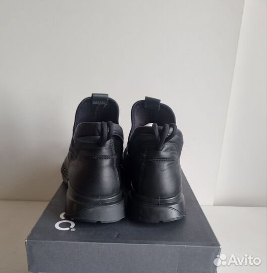 36р новые кроссовки ecco zipflex W