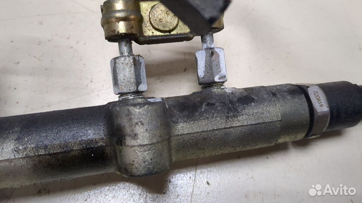 Рампа топливная Toyota Yaris, 2003