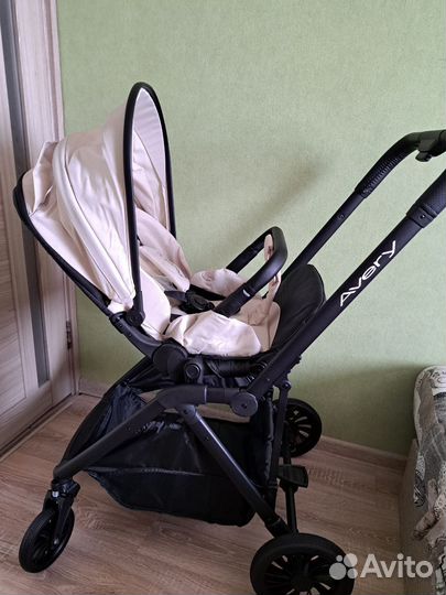 Коляска прогулочная Happy Baby Avery