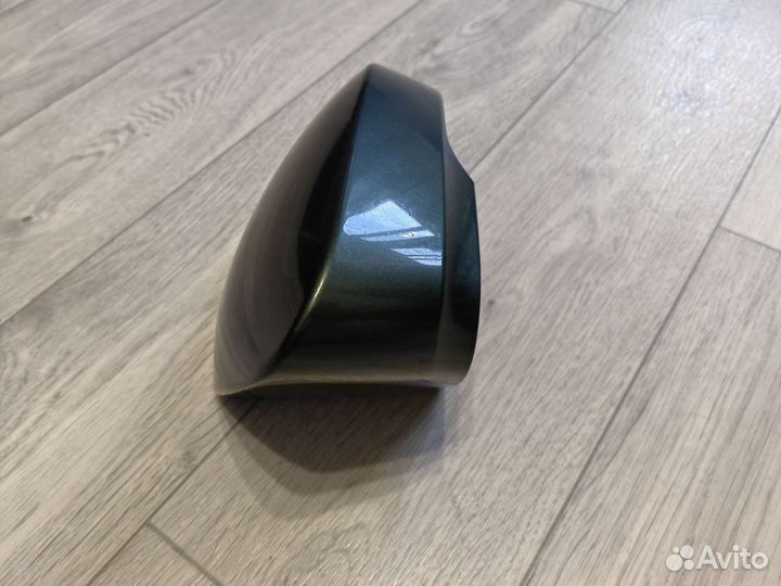 Левая крышка зеркала Skoda Kodiaq