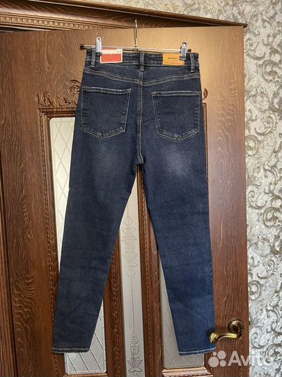Джинсы женские stradivarius