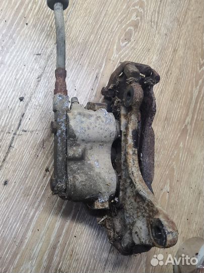 Chevrolet niva суппорт передний правый