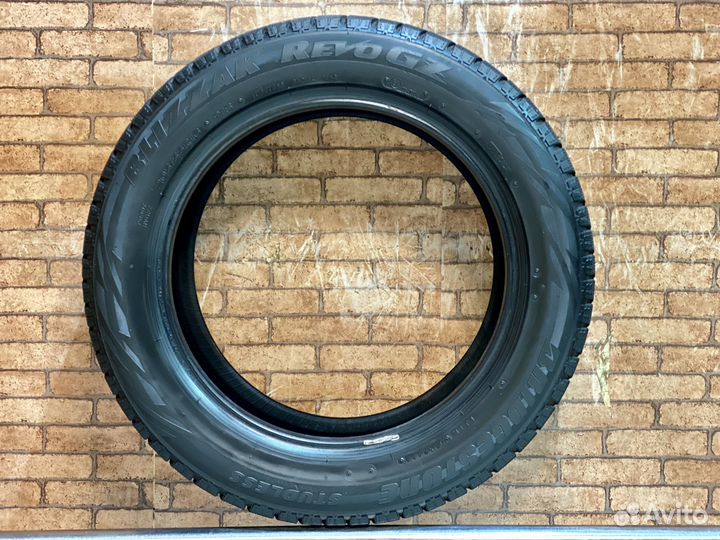 Bridgestone Blizzak Revo GZ 205/55 R16