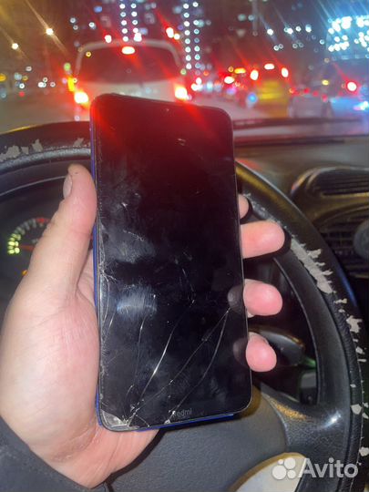 Xiaomi Redmi 8, 3/32 ГБ