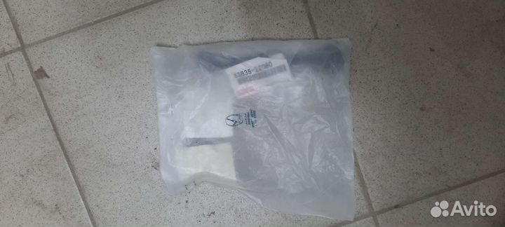 Кронштейн крыла пер. Л. Toyota Mark 2/2004