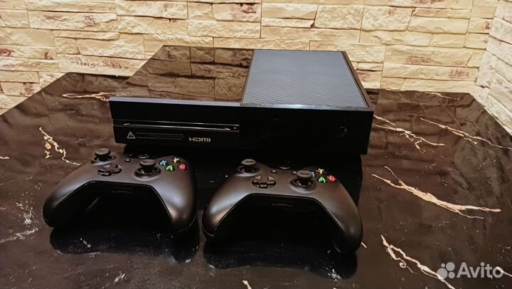 Xbox one 500gb + много игр