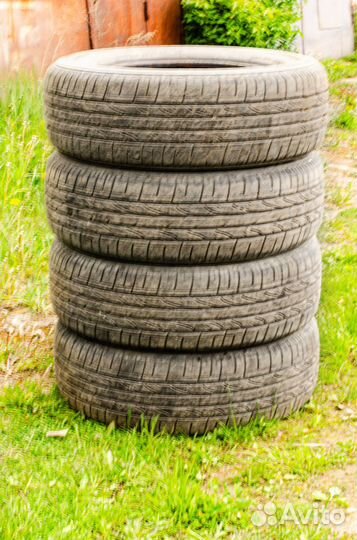 Bridgestone Dueler H/P Sport 215/65 R16