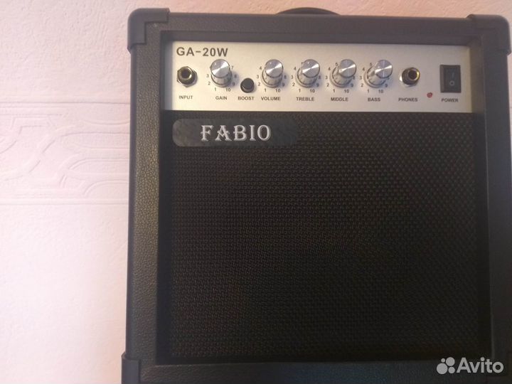 Гитарный комбоусилитель