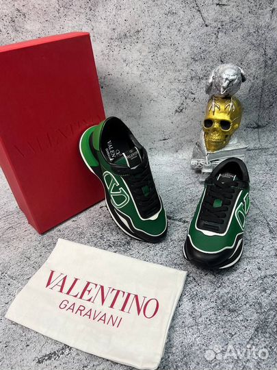 Кроссовки Valentino