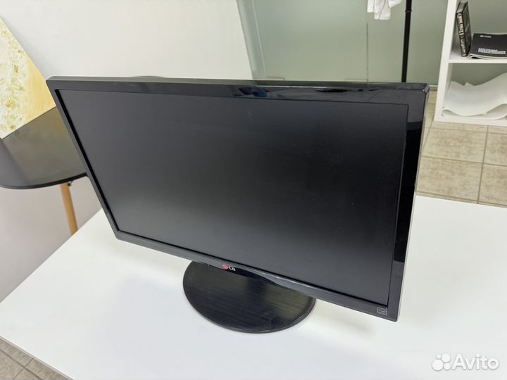 Монитор LG Flatron 23EA53T