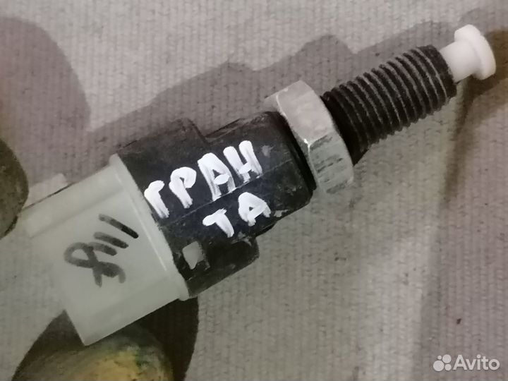 Датчик включения стоп-сигнала LADA Granta