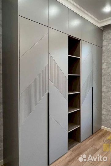 Шкаф с зеркалом