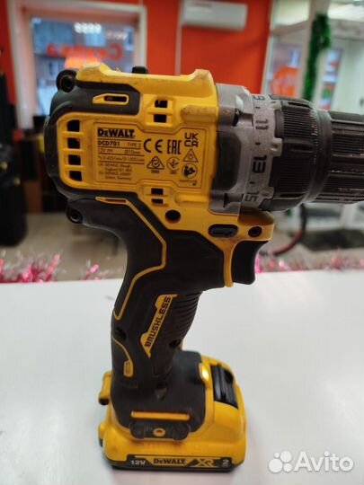 Шуруповерт DeWalt dcd701 d2 (к204)