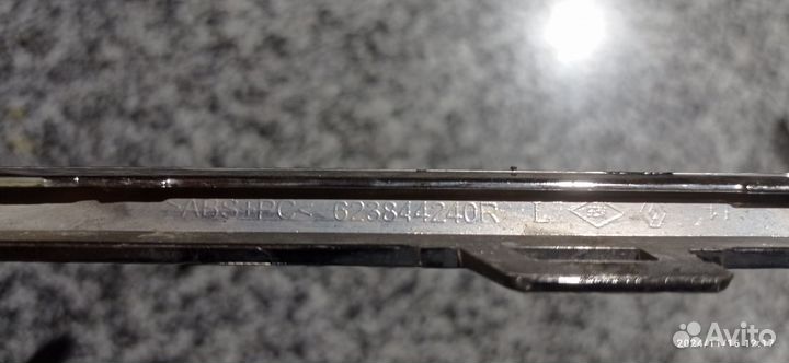 Хром решетки радиатора левый Renault 2