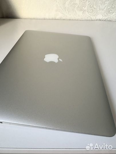 Apple macbook air 13 late 2010 2gb 256