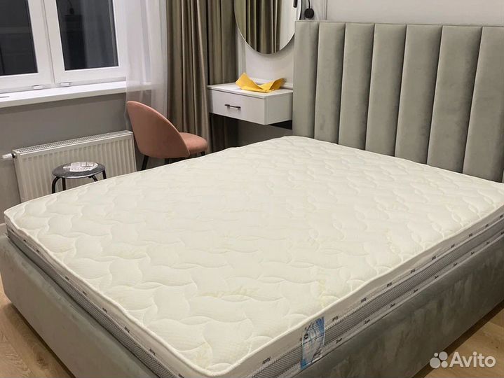 Кровать с матрасом двуспальная