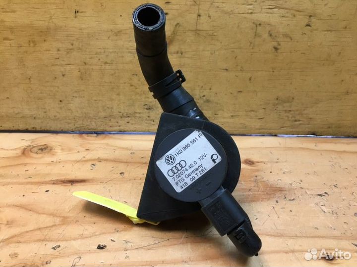 Помпа Volkswagen Jetta 1K2 cavd 2009