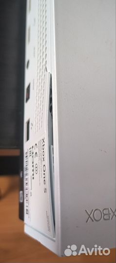 Xbox One S 2 геймпада