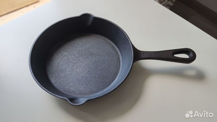 Чугунная сковорода 19см китай