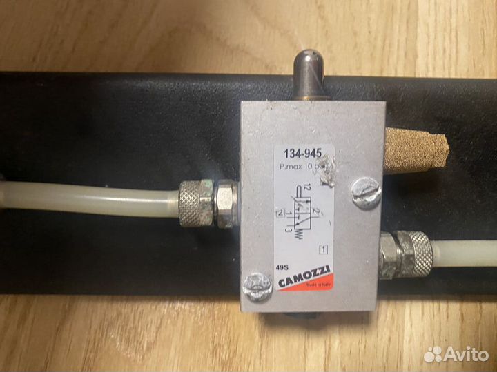 Распределитель пневматический camozzi 134-945 2шт