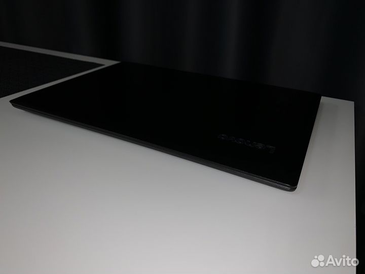 Lenovo i5-7200u, 8gb, mx110 2gb, ssd+hdd