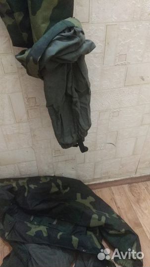 Камуфляжный костюм зеленый демисезон 52 размер