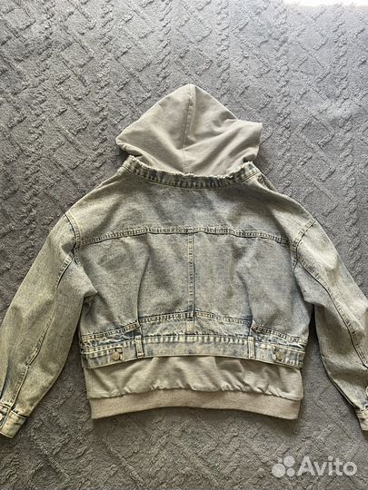 Куртка джинсовая