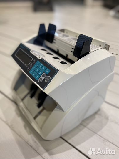 Счетчик банкнот мультивалютный Merkury C4