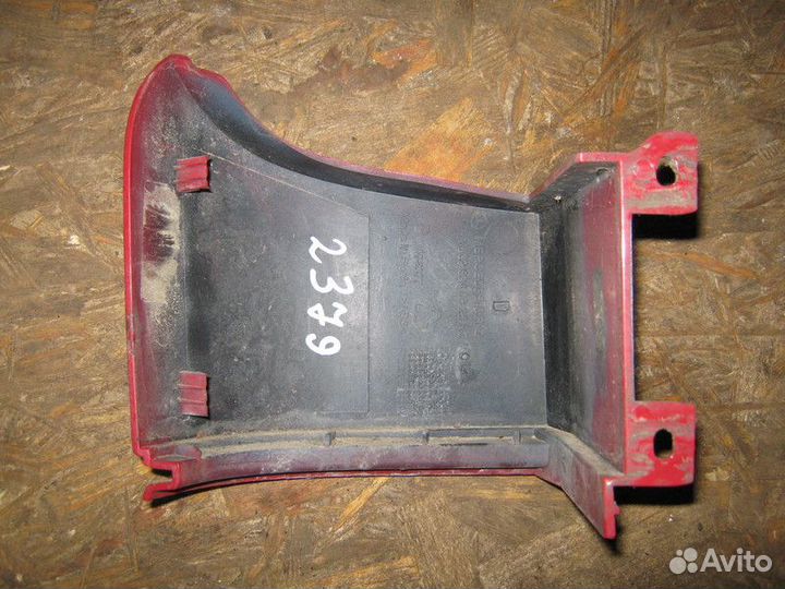 Планка под фонарь правая Mercedes-Benz W639