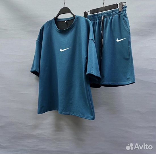 Nike костюм новый