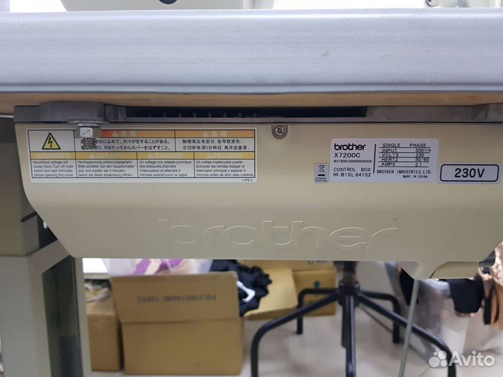 Одноигольная швейная машина Brother X7200C