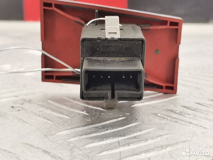 Кнопка аварийной сигнализации Opel Vectra B рест