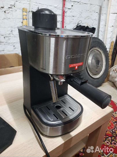 Кофеварка рожковая Polaris PCM 4009
