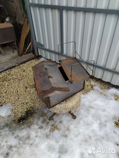 Коптильня домик в деревне