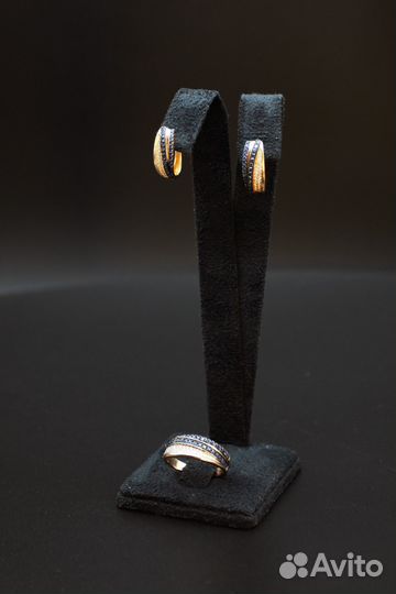 Ювелирный золотой гарнитур с бриллиантами и сапфир