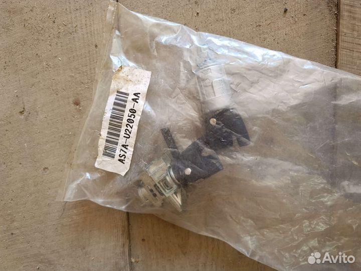 Вставка замка зажигания новая Ford Mondeo4